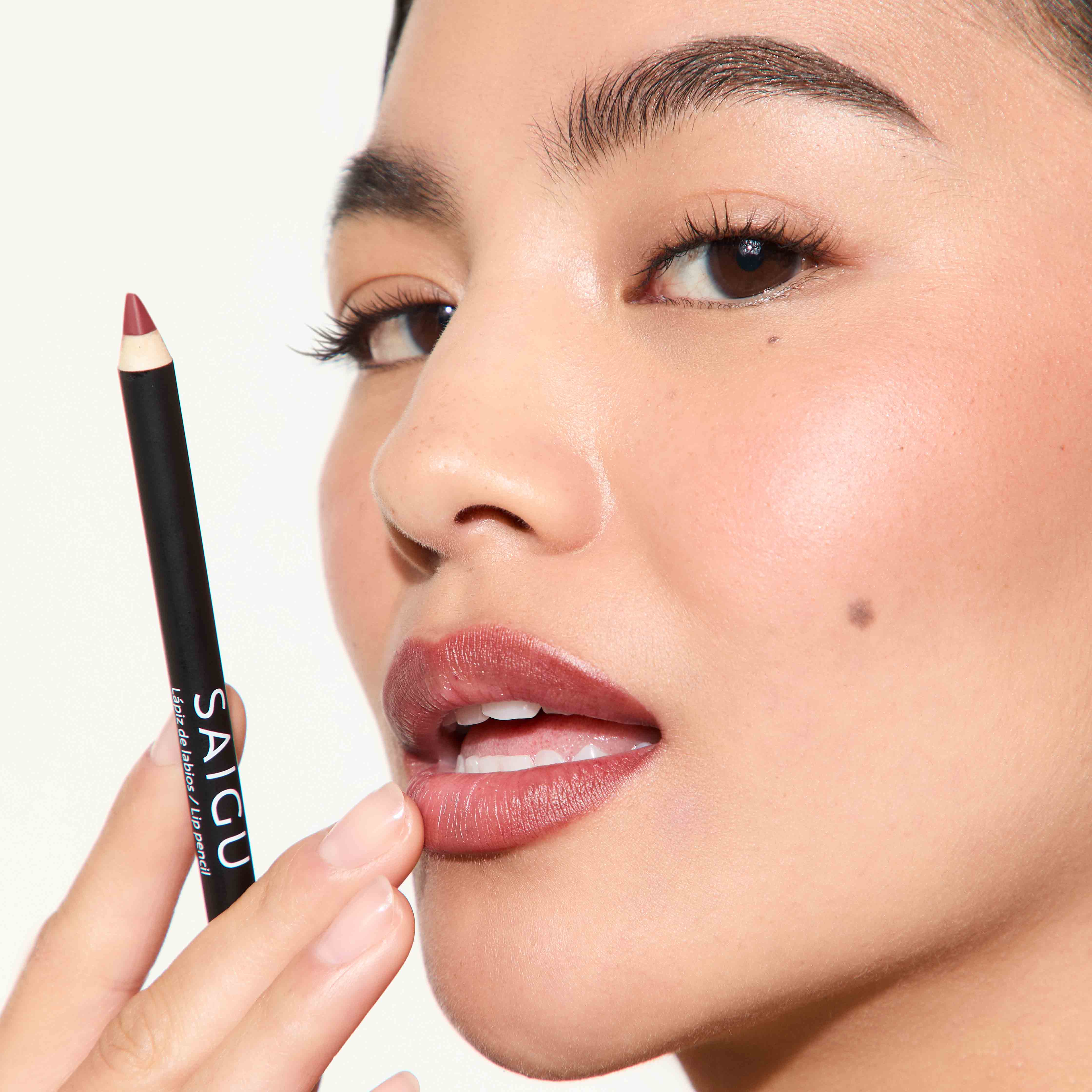 Lápiz de labios Perfilado Sedoso - Image 35